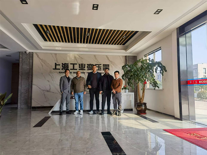 Srdečně a upřímně vítáme egyptské klienty na fyzické návštěvě naší dílny!